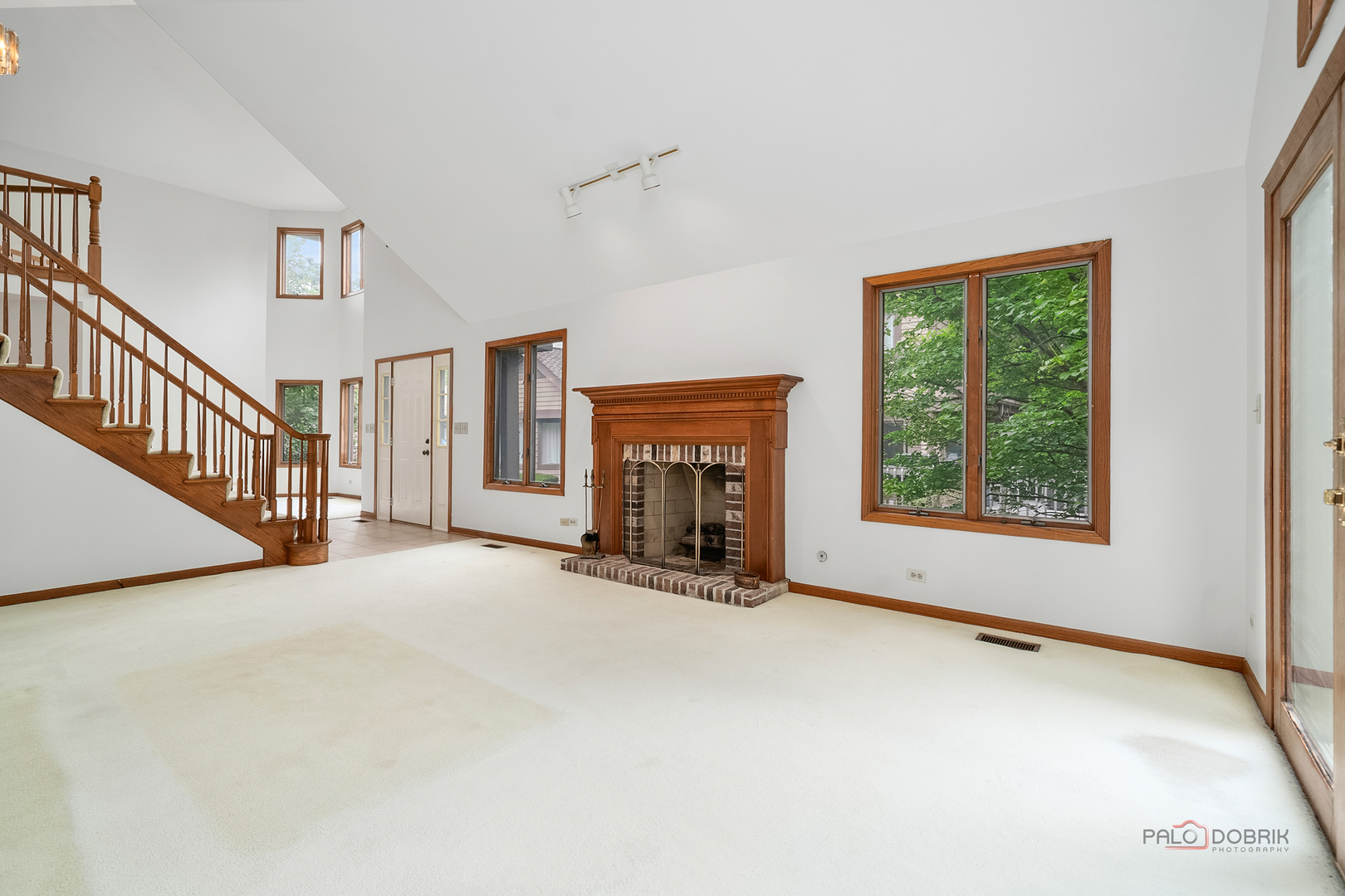 Photo 5 of Townhouse for sale at 1902 Forest Crk Ln #1902, Libertyville, IL 60048 | MLS# 12710891 | Listing updated on 2026-09-03