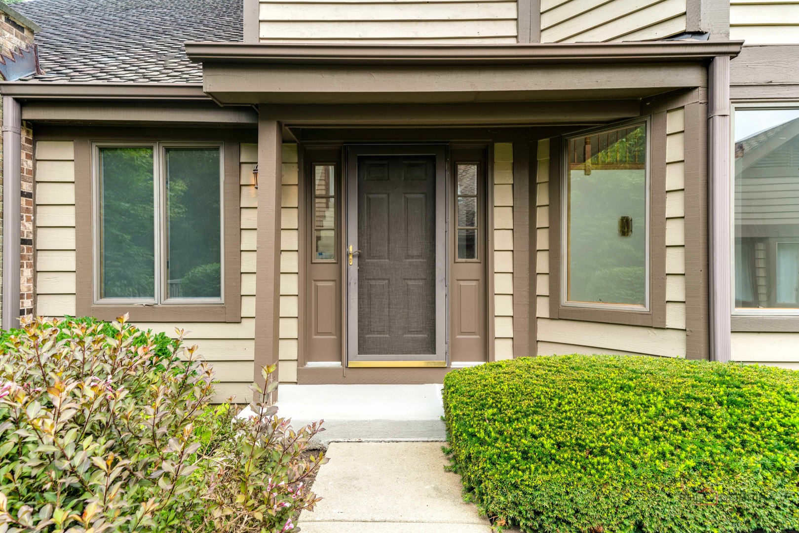 Photo 3 of Townhouse for sale at 1902 Forest Crk Ln #1902, Libertyville, IL 60048 | MLS# 12710891 | Listing updated on 2026-09-03