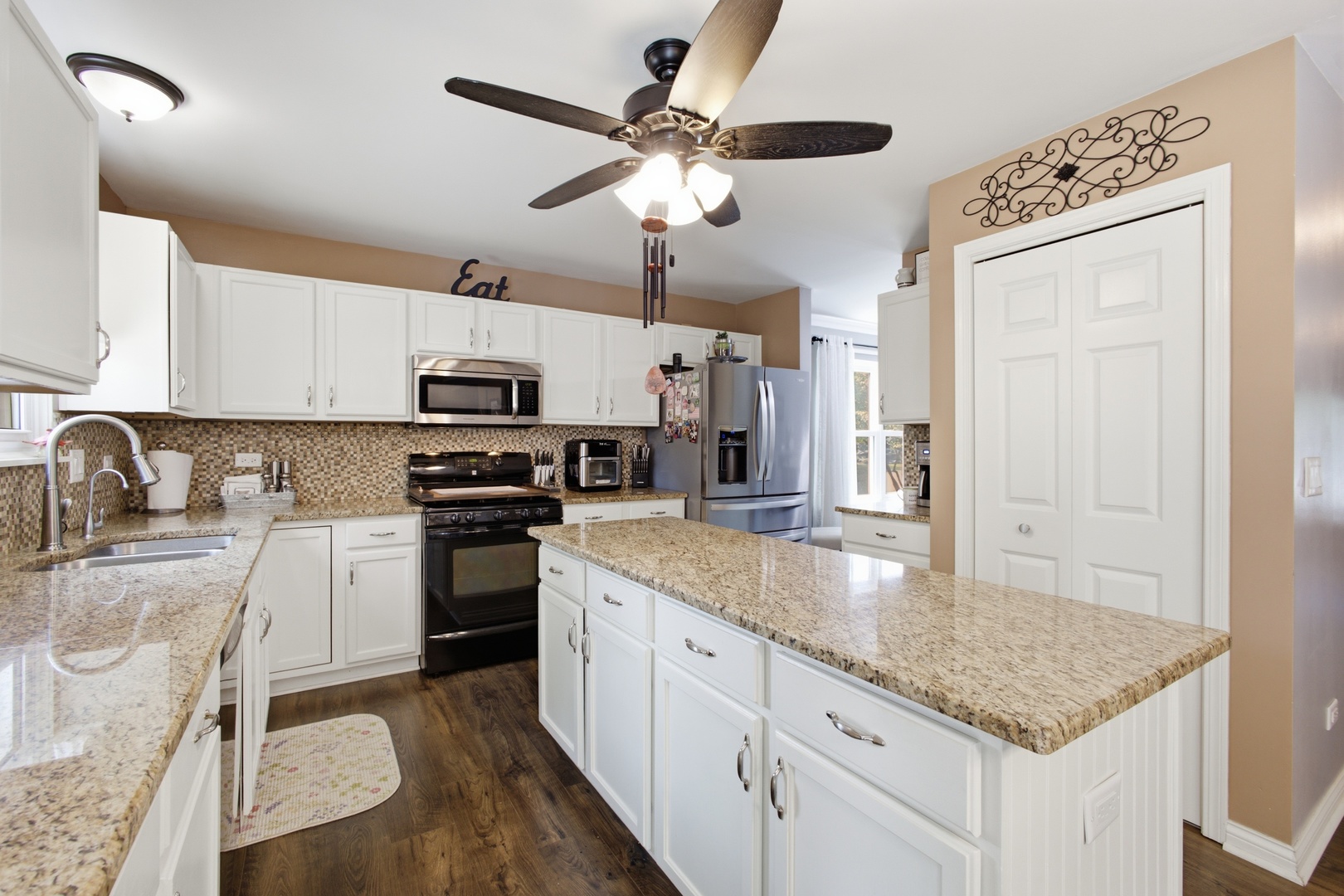 3rd image of 1904 Maple Glen Dr, Plainfield, IL 60586 | MLS# 12710901