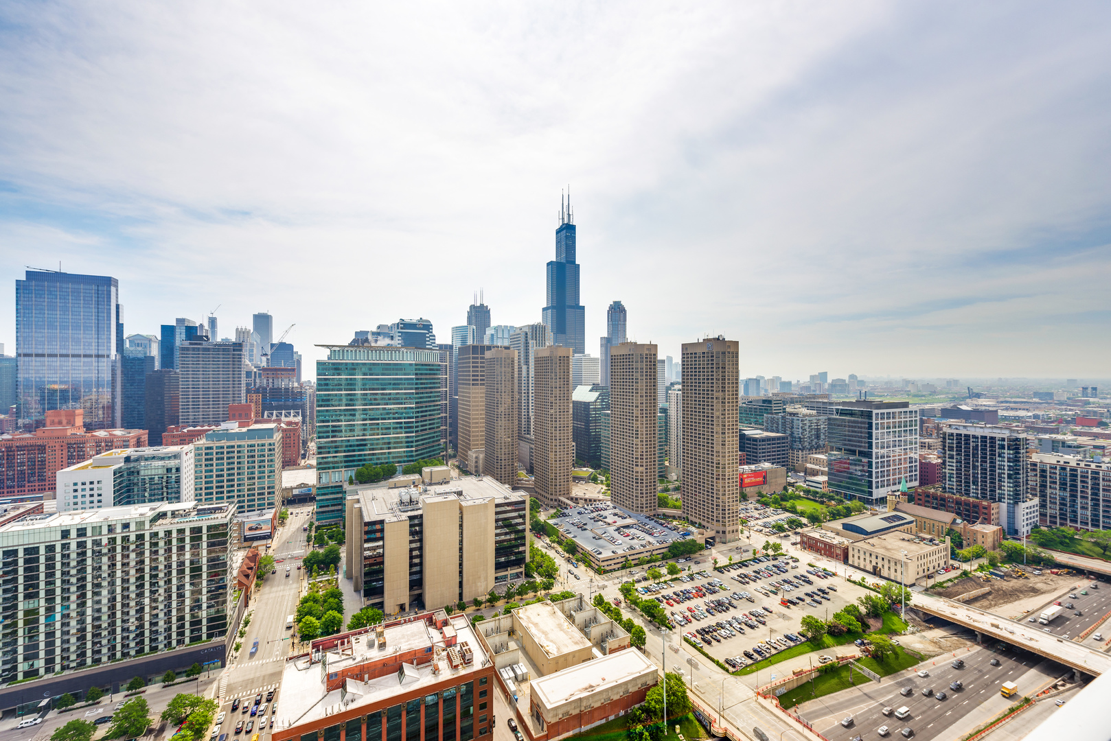 2nd image of 737 W Washington Blvd, Chicago, IL 60661