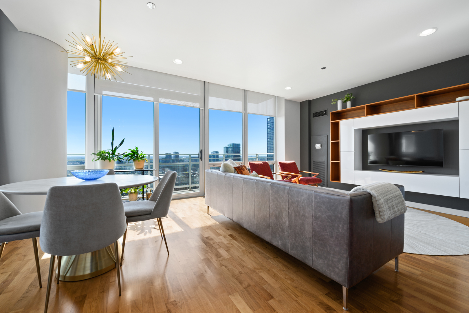 2nd image of 737 W Washington Blvd #2210, Chicago, IL 60661 | MLS# 12710911