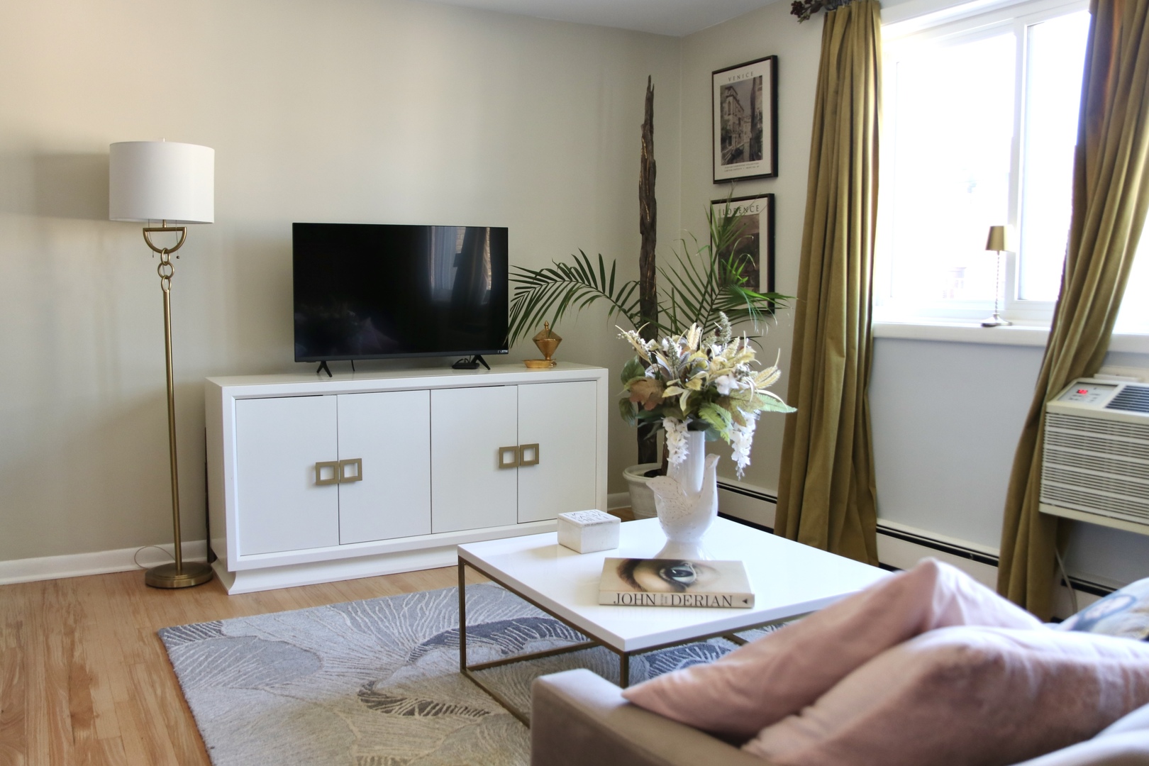 2nd image of 1933 Harrison St #3B, Evanston, IL 60201 | MLS# 12710938