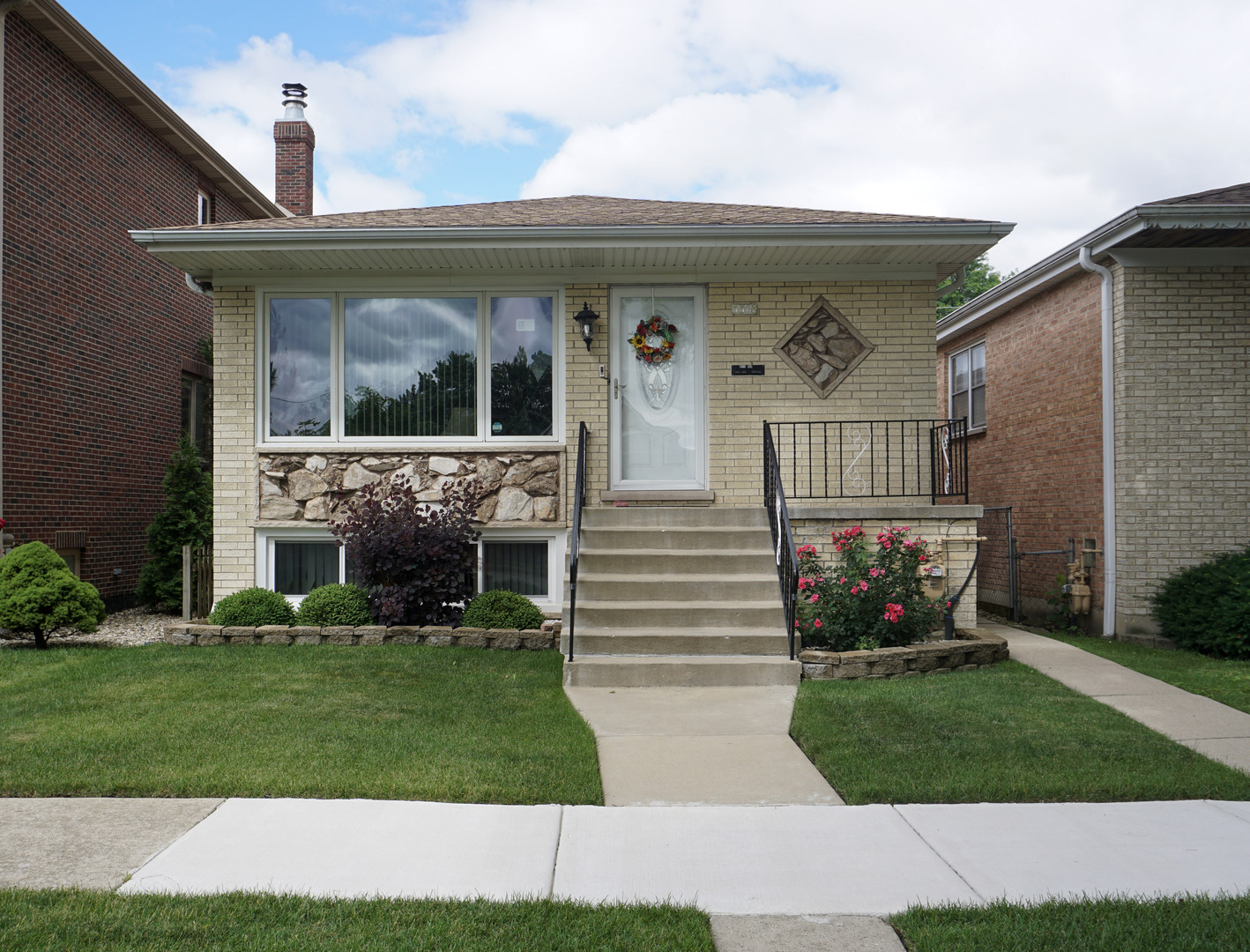Homes for sale in Chicago, IL | 3318 N Page Ave, Chicago, IL 60634 | MLS# 12710955