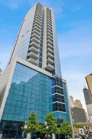 1st image of 110 W Superior St, Chicago, IL 60654