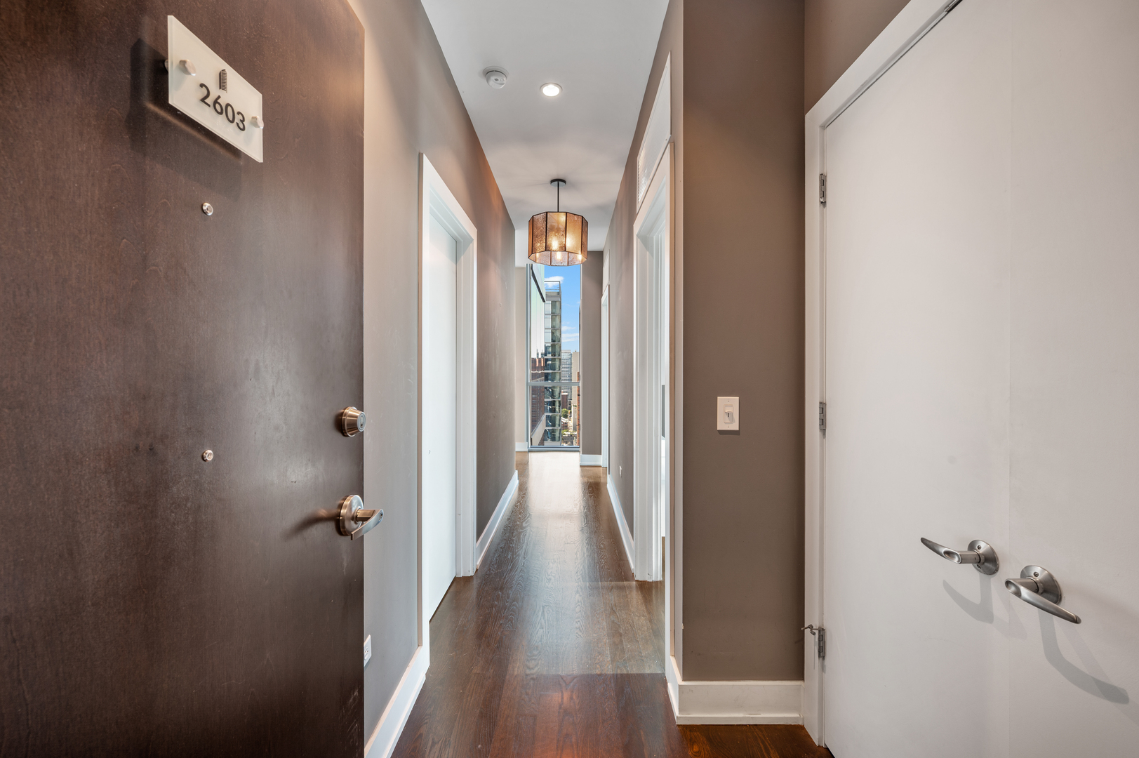 3rd image of 110 W Superior St, Chicago, IL 60654