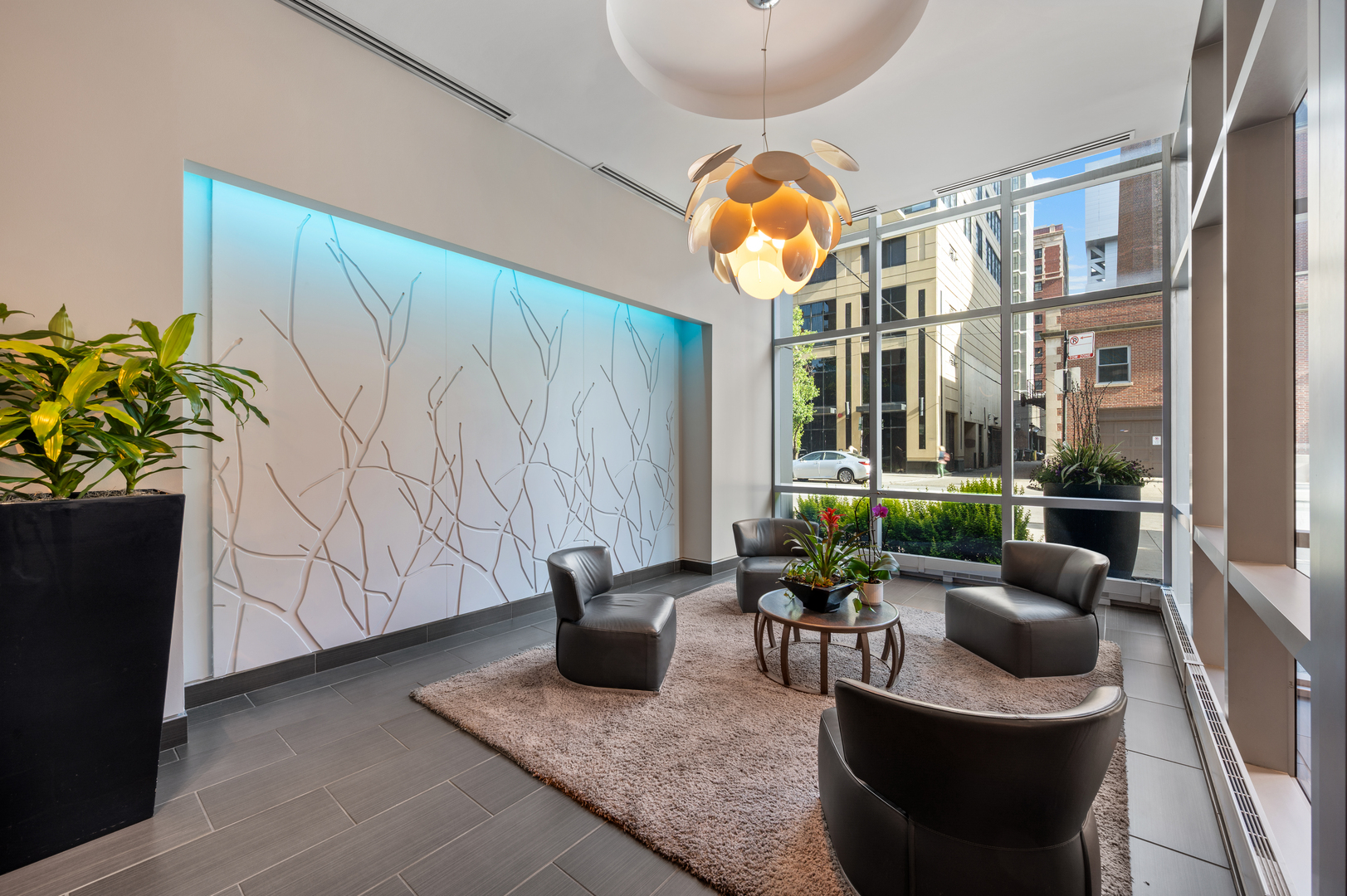 2nd image of 110 W Superior St, Chicago, IL 60654