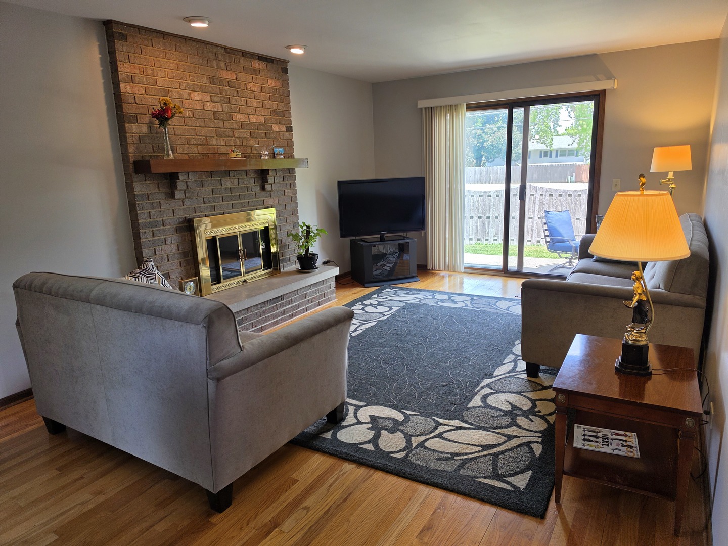 4th image of 736 Yorkshire Ln, Des Plaines, IL 60016 | MLS# 12711097
