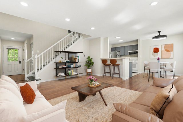 2nd image of 360 Golfview Ct #360, Bloomingdale, IL 60108 | MLS# 12711142