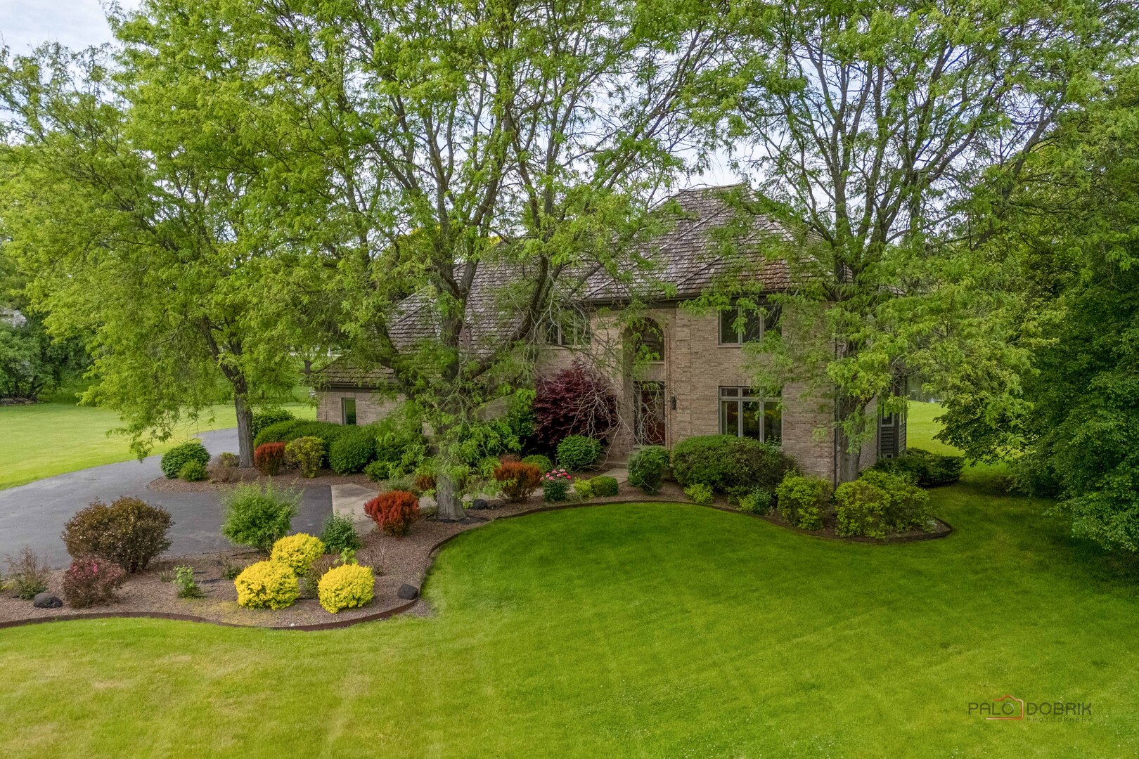 2nd image of 5420 Belmont Ct, Libertyville, IL 60048 | MLS# 12711143
