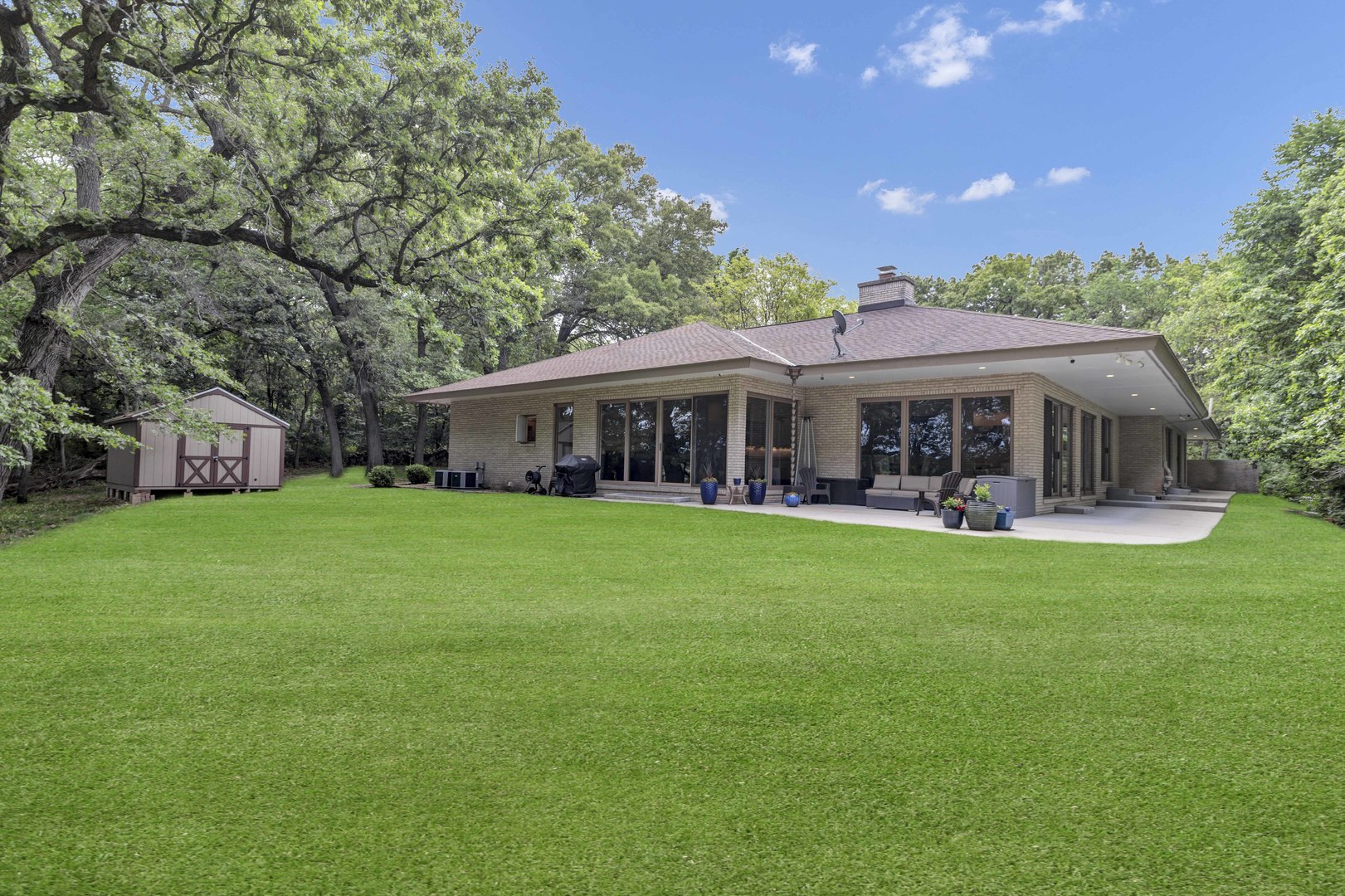 2nd image of 4 Far Hills Rd, Barrington Hills, IL 60010 | MLS# 12711200