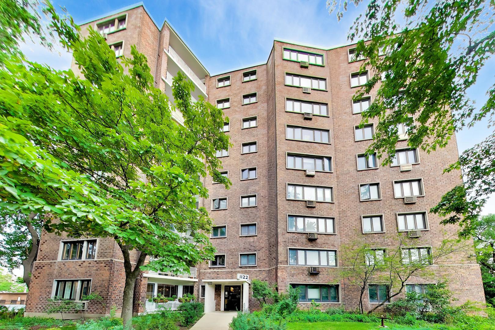 Homes for sale in Chicago, IL | 1122 W Lunt Ave #8C, Chicago, IL 60626 | MLS# 12711223
