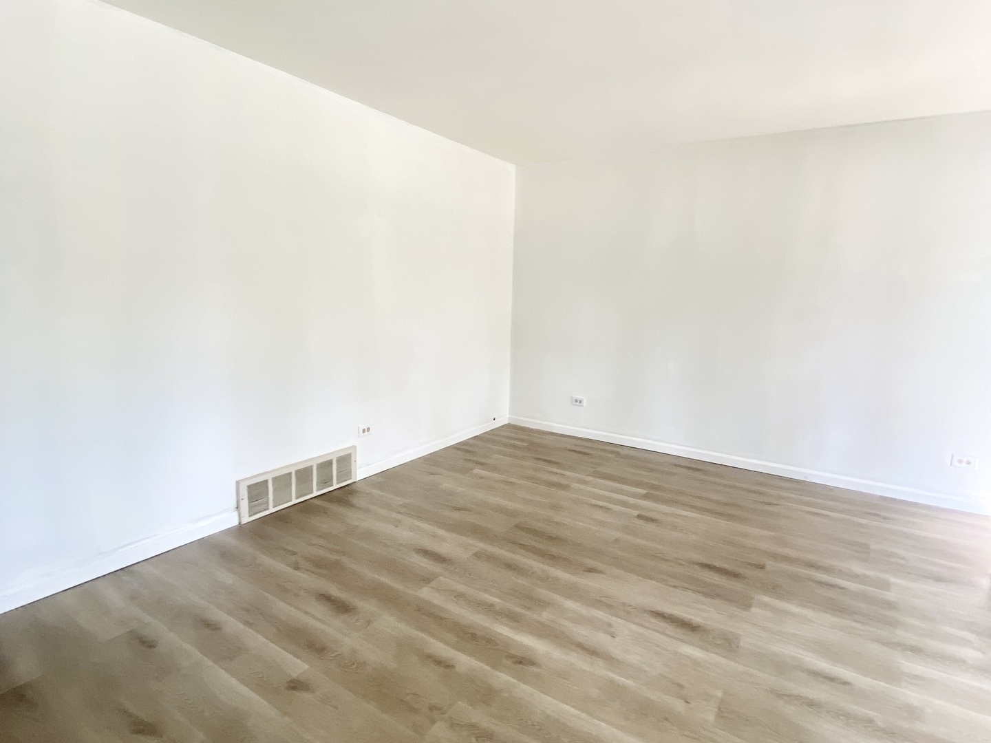 4th image of 1508 W Palm Dr, Mount Prospect, IL 60056 | MLS# 12711252