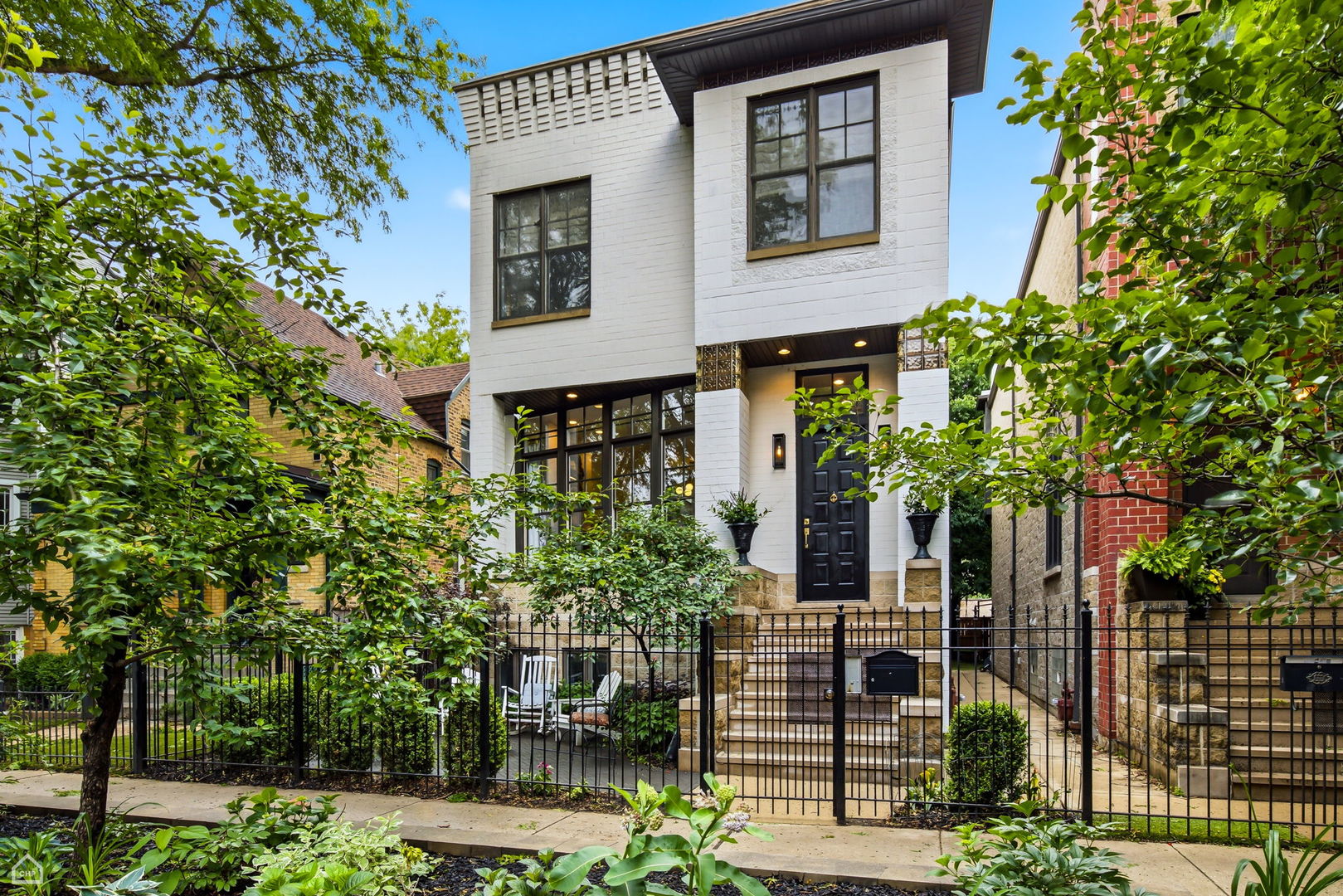 2nd image of 1310 W Roscoe St, Chicago, IL 60657 | MLS# 12711301