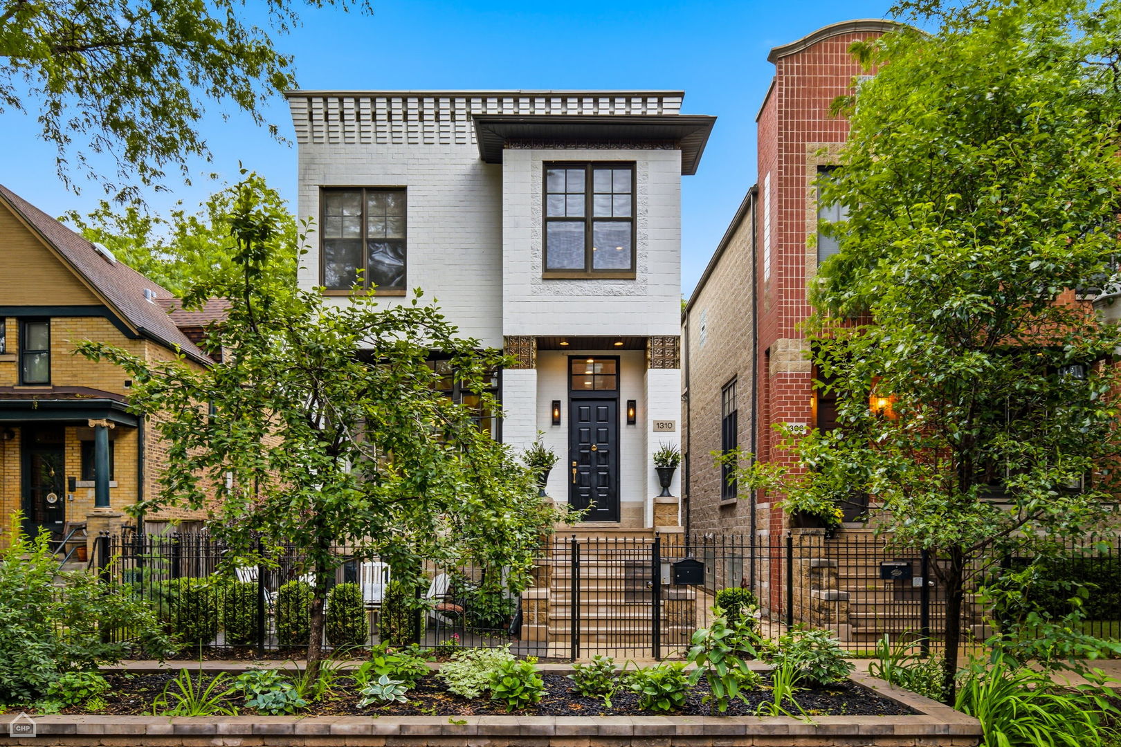 1st image of 1310 W Roscoe St, Chicago, IL 60657 | MLS# 12711301