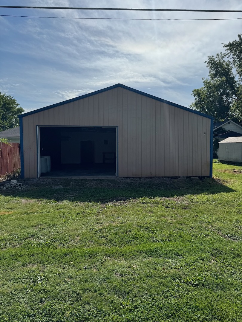 Homes for sale in Elkville, IL | 513 N 6th St, Elkville, IL 62932 | MLS# 12711310