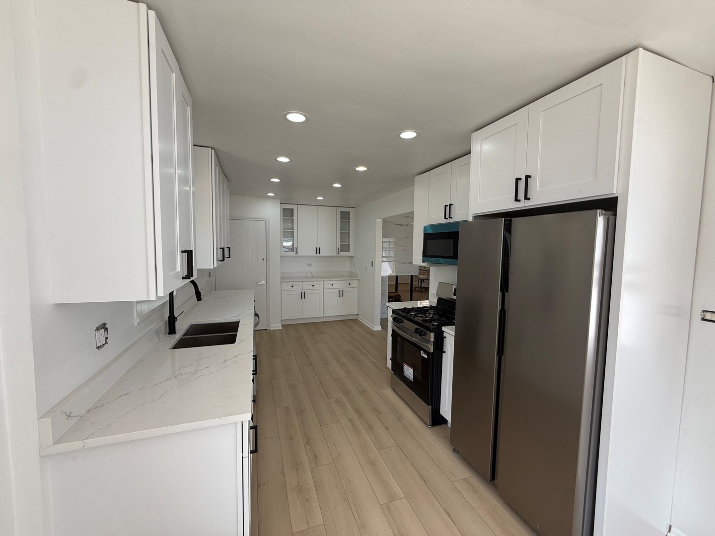 4th image of 3839 Ridgeland Ave, Berwyn, IL 60402 | MLS# 12711316