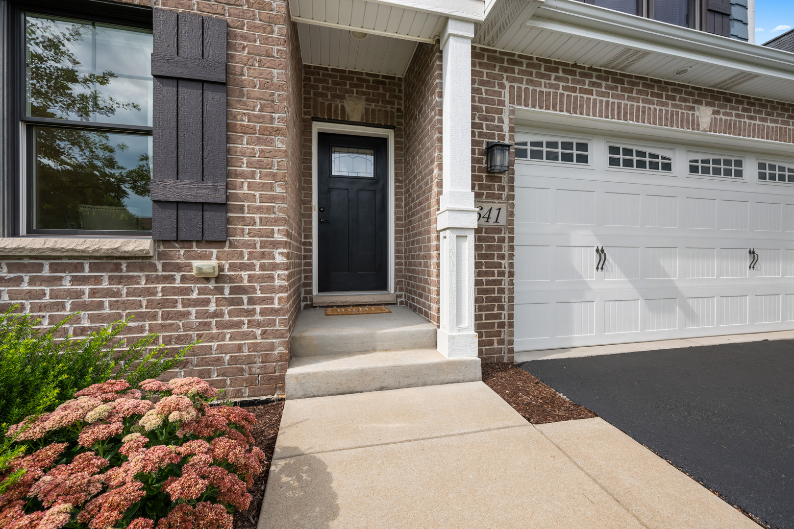3rd image of 641 Bourbon Ct, Naperville, IL 60565 | MLS# 12711317