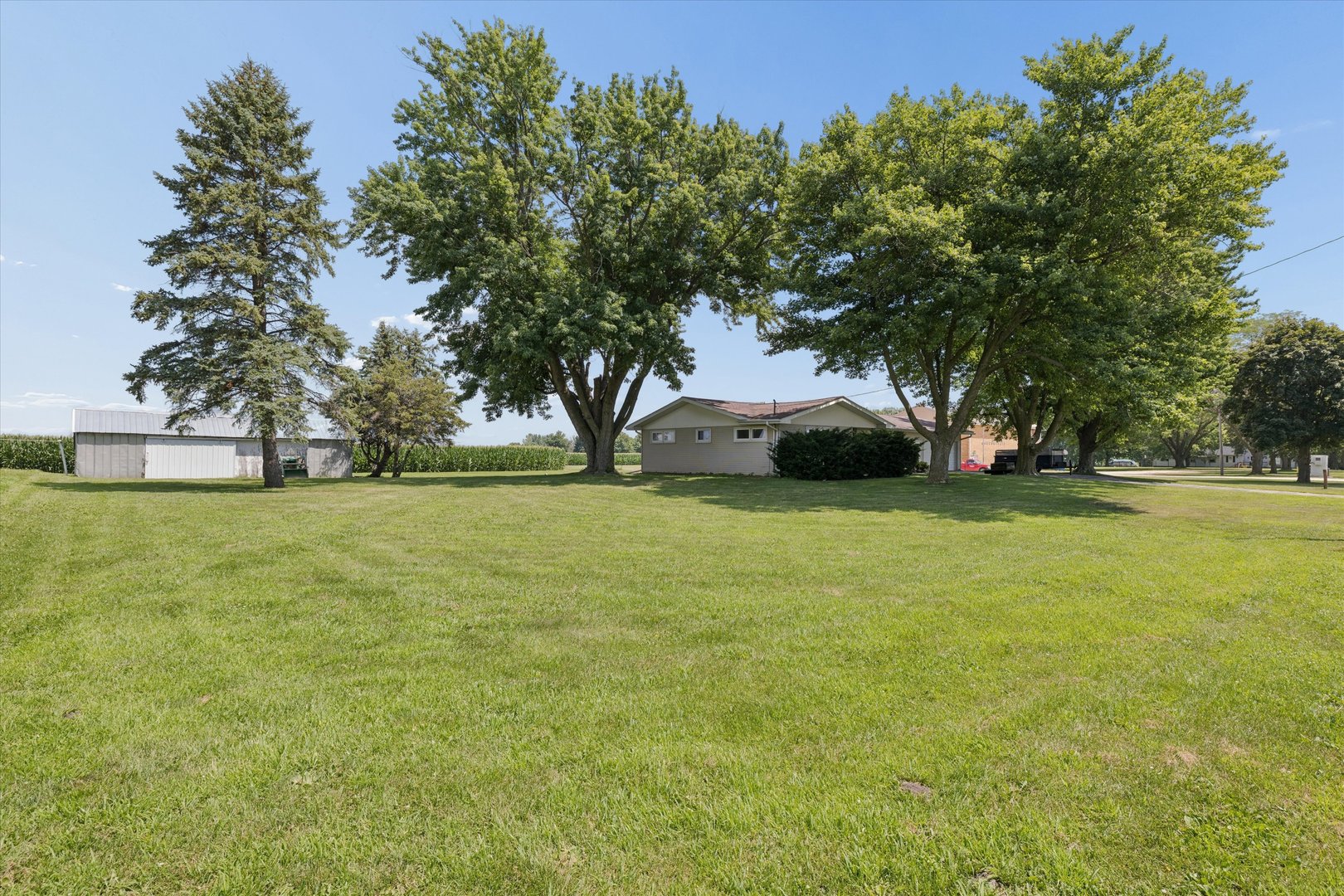 Homes for sale in Fulton, IL | 6070 Garden Plain Rd, Fulton, IL 61252 | MLS# 12711343