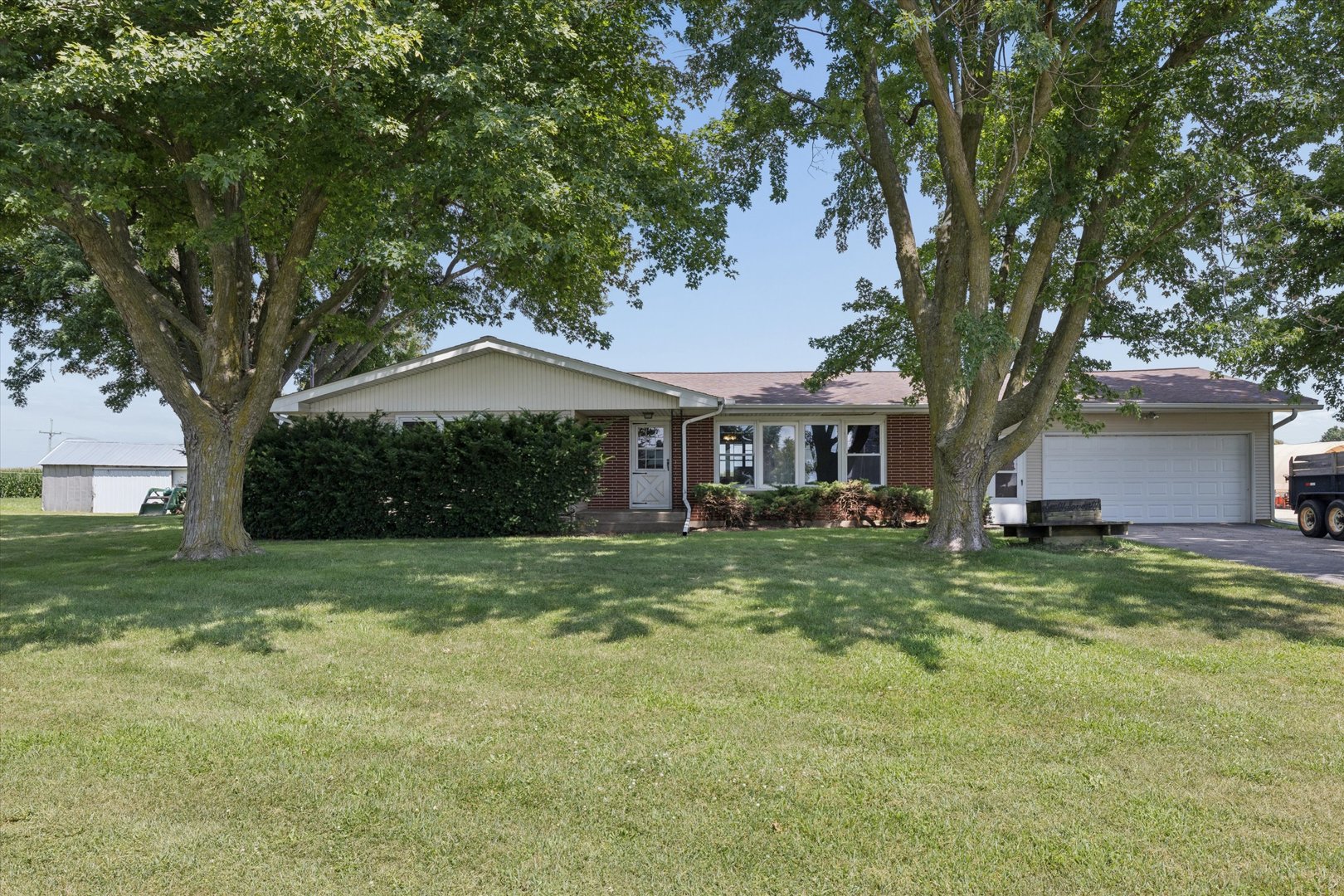 Homes for sale in Fulton, IL | 6070 Garden Plain Rd, Fulton, IL 61252 | MLS# 12711343