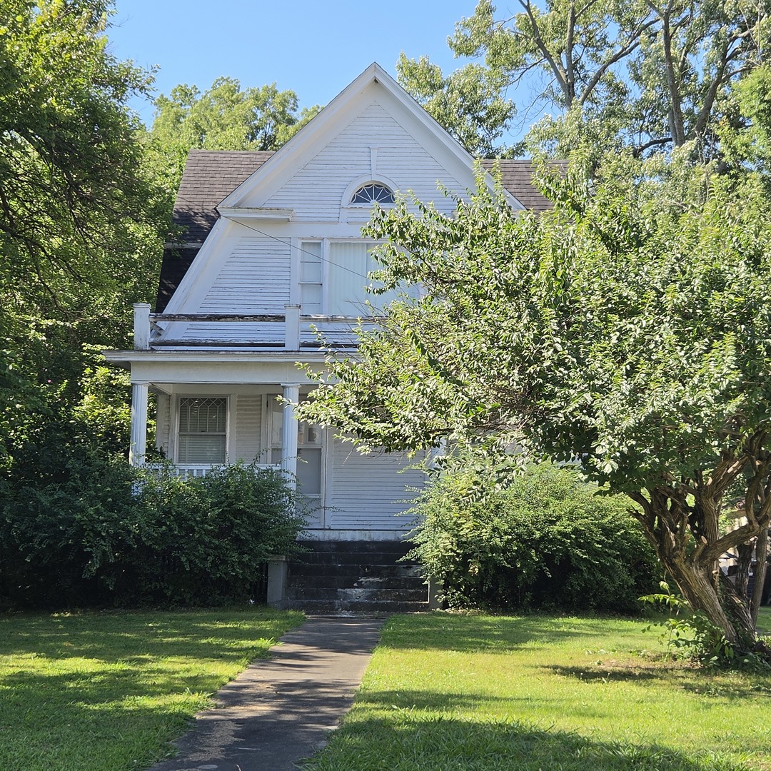 3rd image of 522 E Main St, Benton, IL 62812 | MLS# 12711364