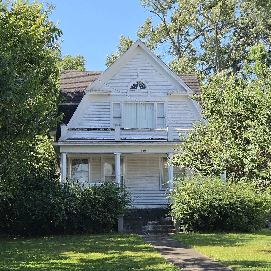 1st image of 522 E Main St, Benton, IL 62812 | MLS# 12711364