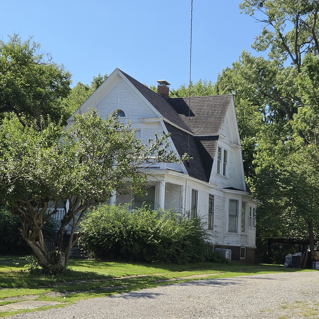 4th image of 522 E Main St, Benton, IL 62812 | MLS# 12711364
