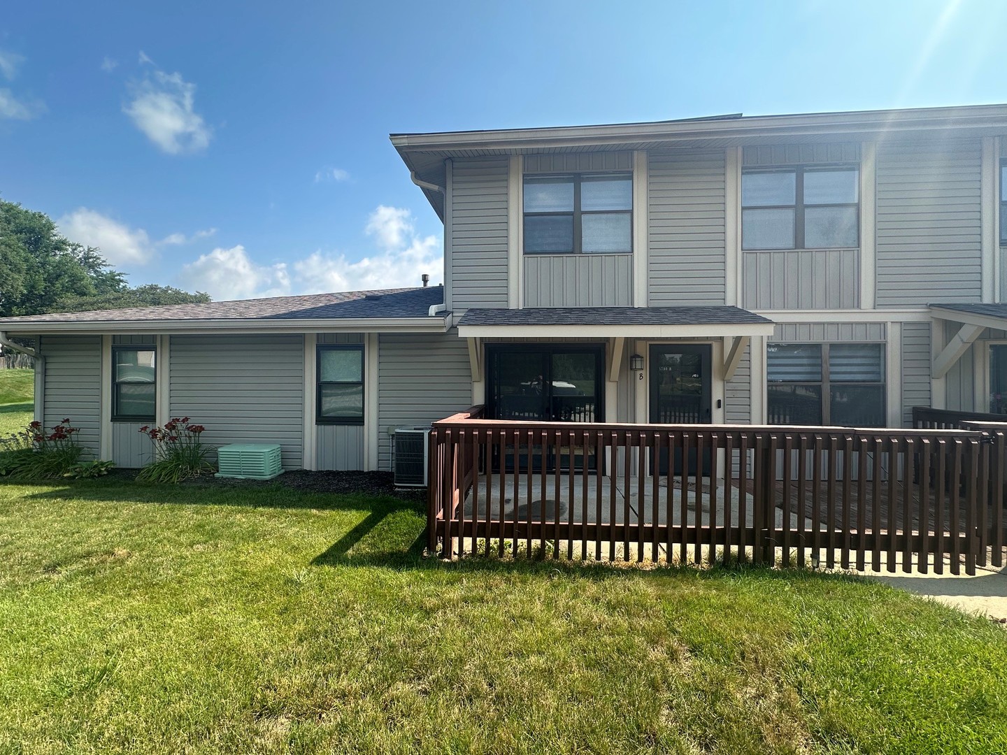 Homes for sale in Hanover Park, IL | 5700 Dutch Mill Ct #B, Hanover Park, IL 60133 | MLS# 12711397