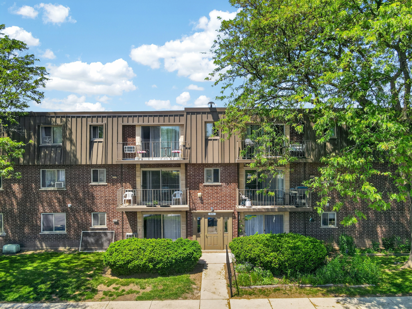 2nd image of 571 Fairway View Dr #3K, Wheeling, IL 60090 | MLS# 12711459