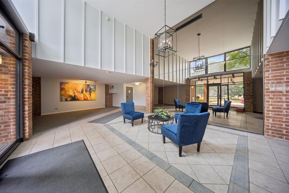 Homes for sale in Arlington Heights, IL | 1405 E Central Rd #118C, Arlington Heights, IL 60005 | MLS# 12711531