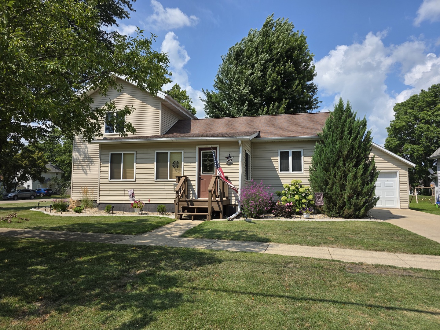 Homes for sale in Prophetstown, IL | 312 W 6th St, Prophetstown, IL 61277 | MLS# 12711538