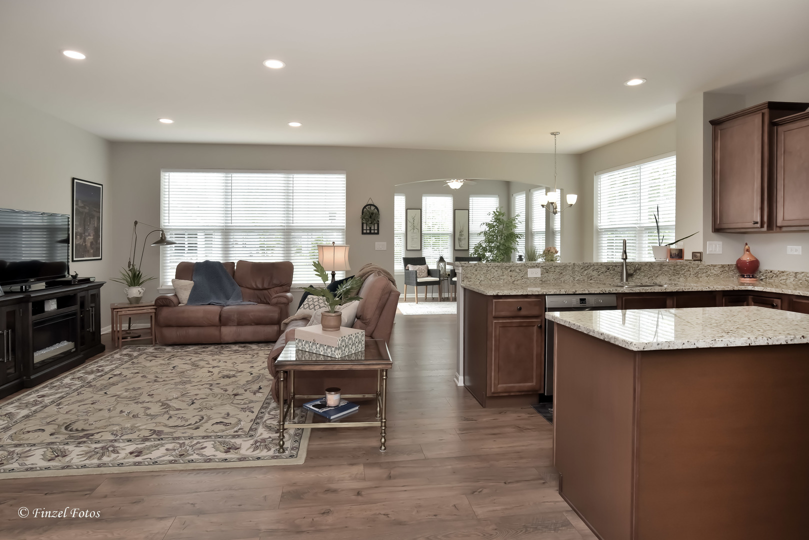2nd image of 980 Prescott Ln, Pingree Grove, IL 60140 | MLS# 12711545