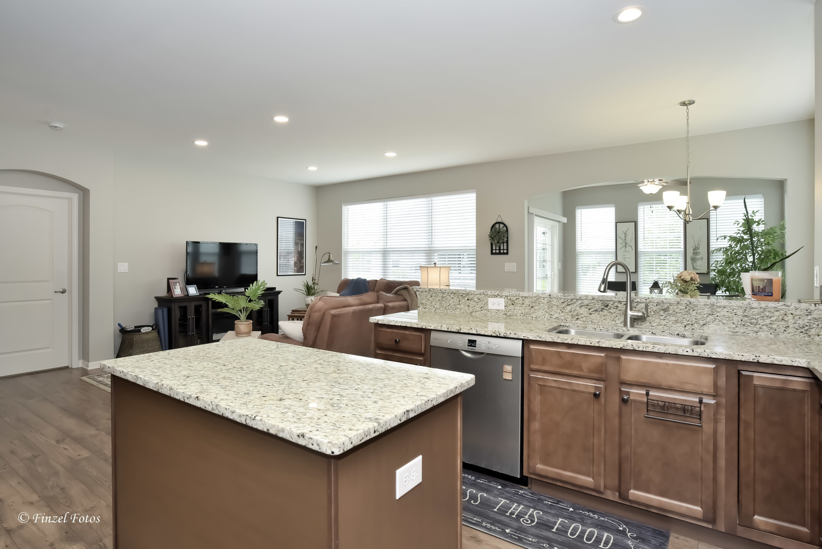 5th image of 980 Prescott Ln, Pingree Grove, IL 60140 | MLS# 12711545