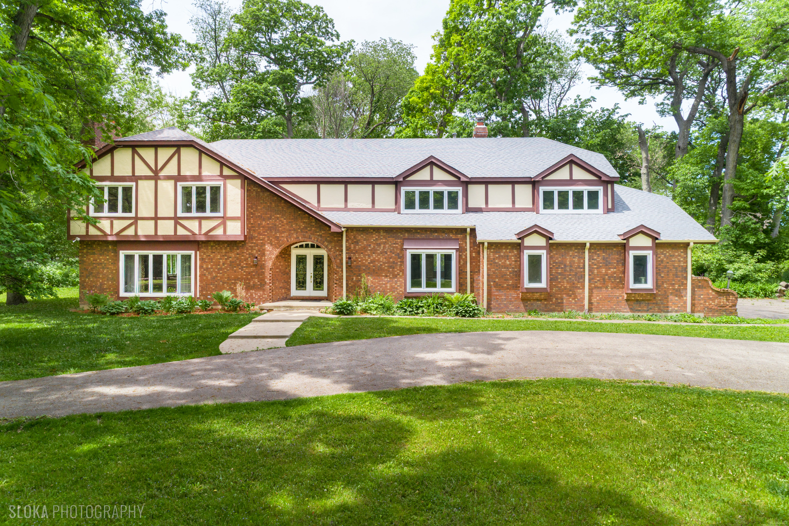 1st image of 4 Auburn Ln, Barrington, IL 60010 | MLS# 12711547