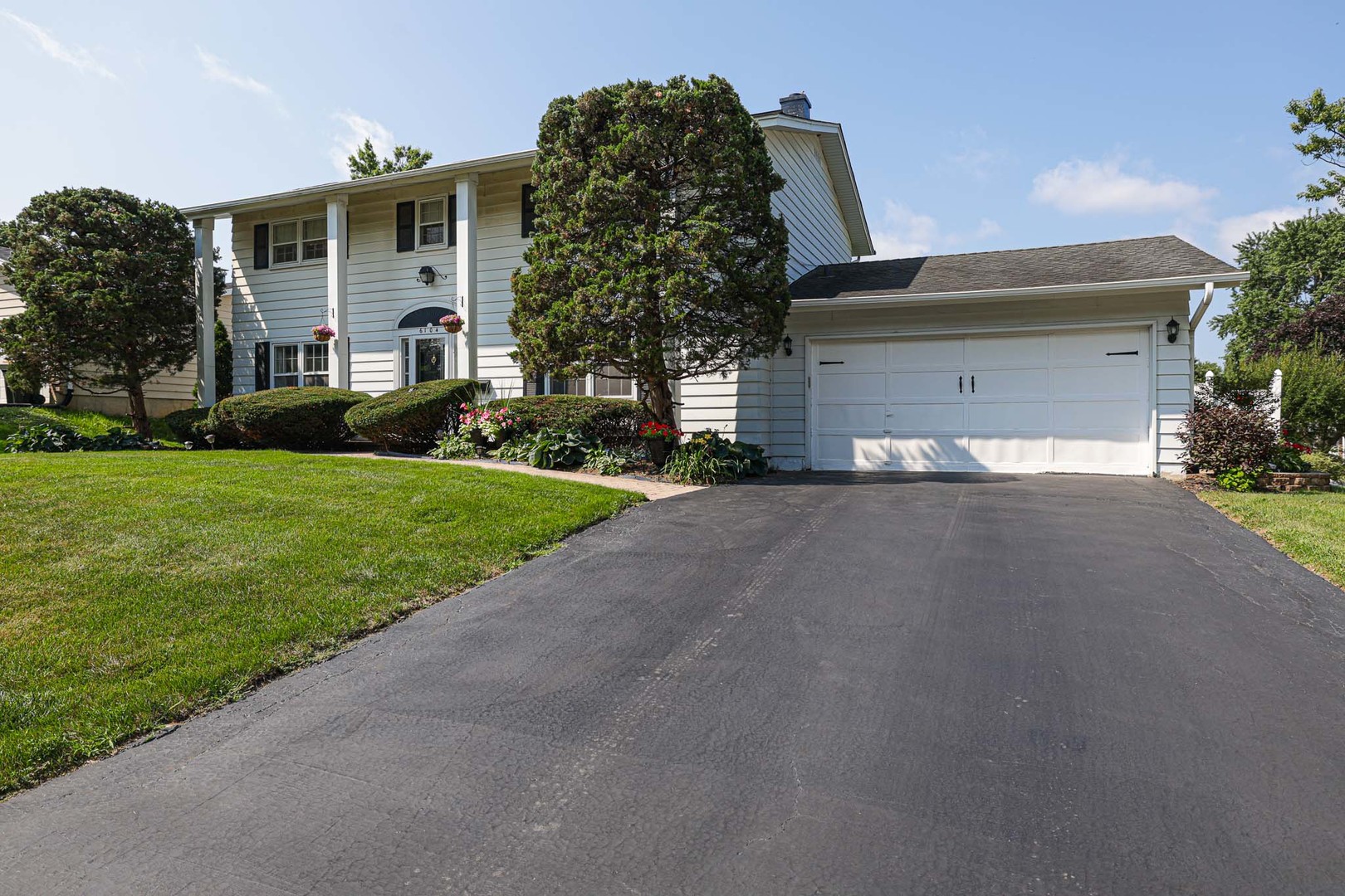 3rd image of 6104 Westgate Ct, Woodridge, IL 60517 | MLS# 12711572