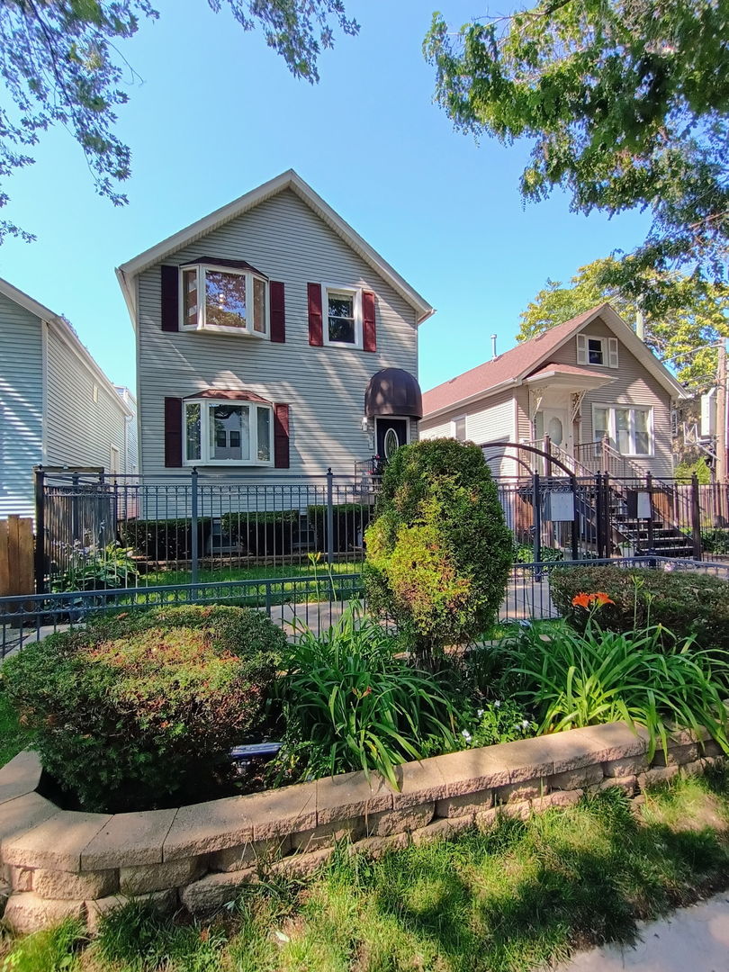 2nd image of 2516 W Lyndale St, Chicago, IL 60647 | MLS# 12711586