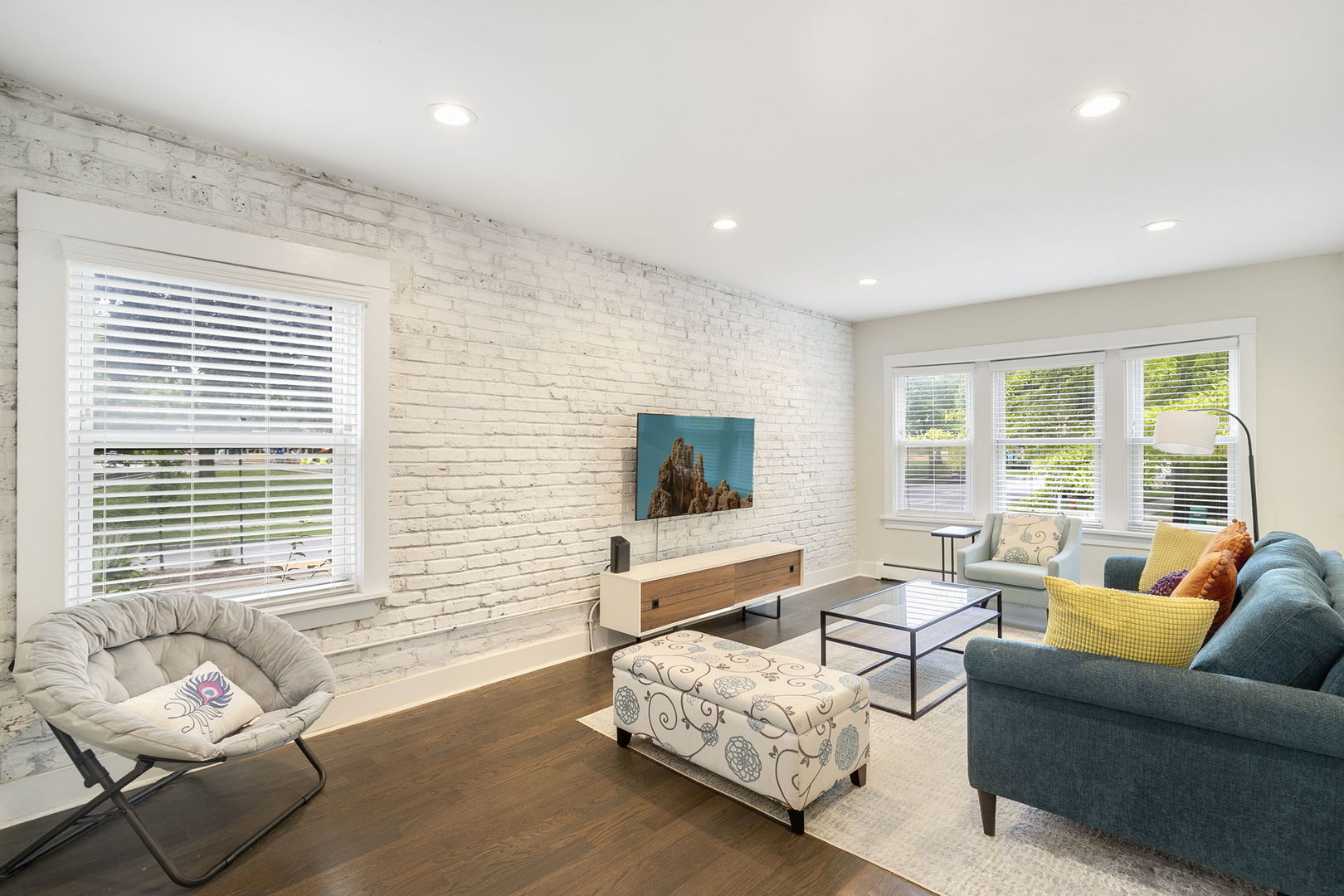 Homes for sale in Oak Park, IL | 118 N Taylor Ave #1, Oak Park, IL 60302 | MLS# 12711610
