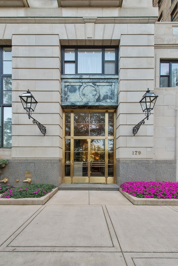 2nd image of 179 E Lake Shore Dr #19S, Chicago, IL 60611 | MLS# 12711634