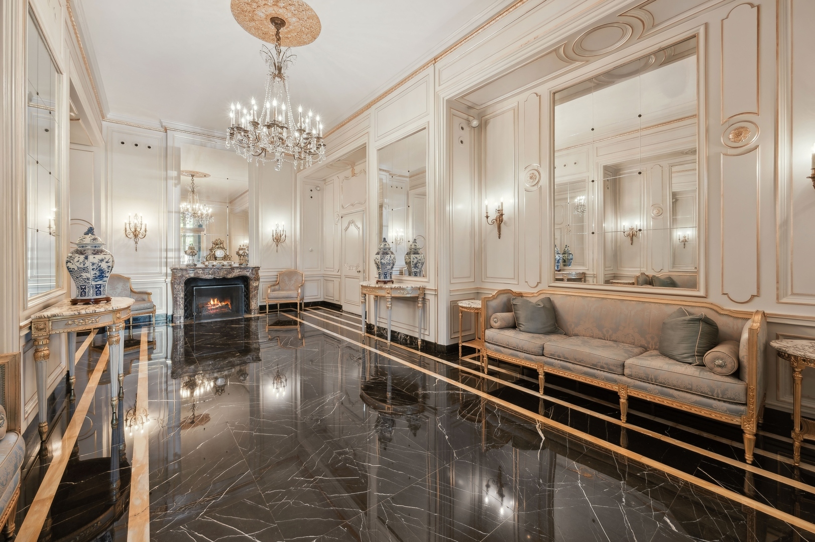 3rd image of 179 E Lake Shore Dr, Chicago, IL 60611