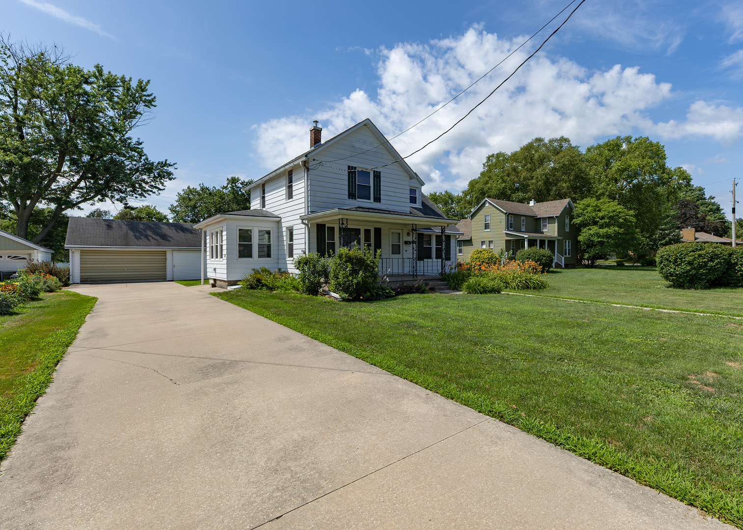 Homes for sale in Geneseo, IL | 614 E Main St, Geneseo, IL 61254 | MLS# 12711645