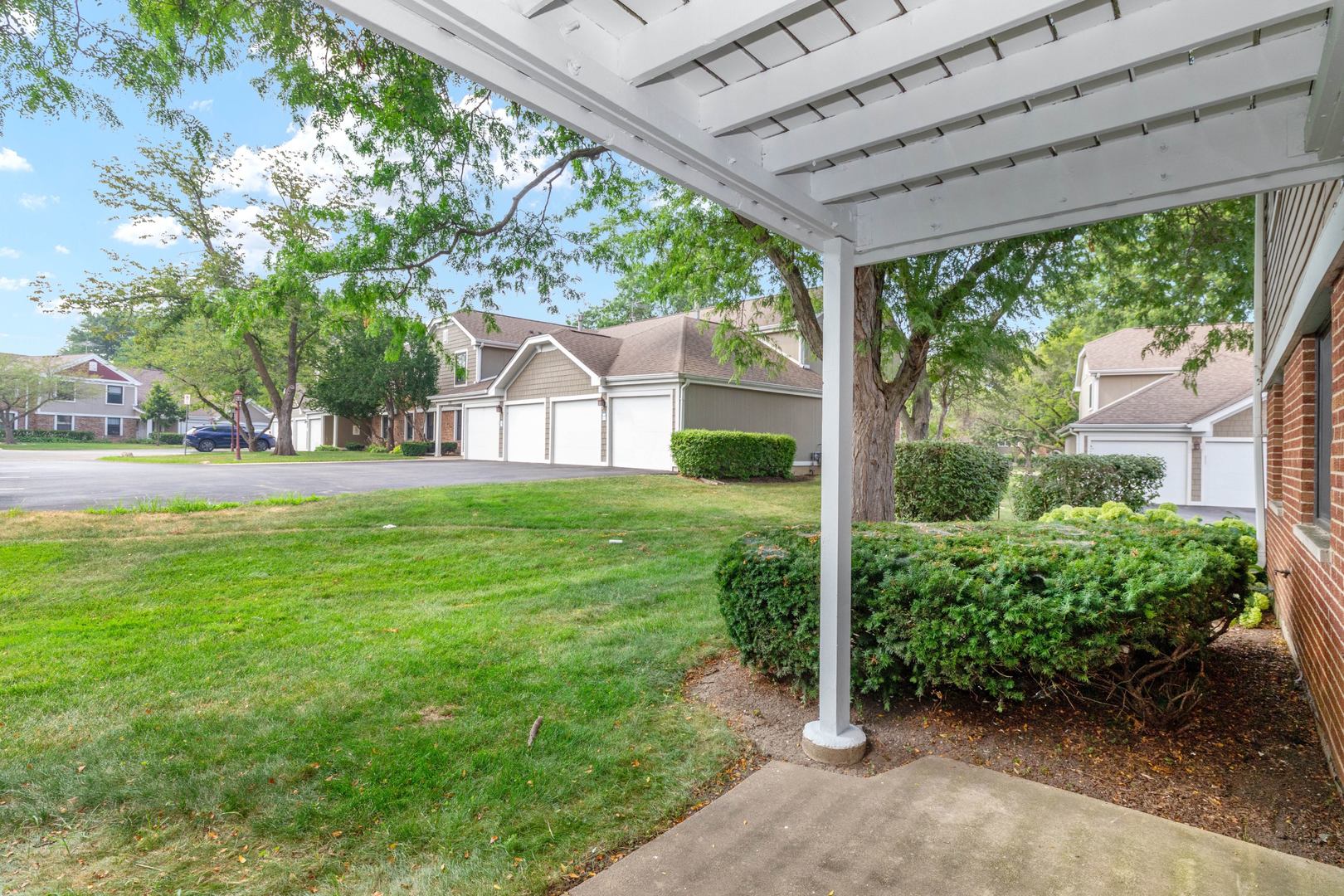 5th image of 234 Deerpath Ct #D1, Schaumburg, IL 60193 | MLS# 12711659