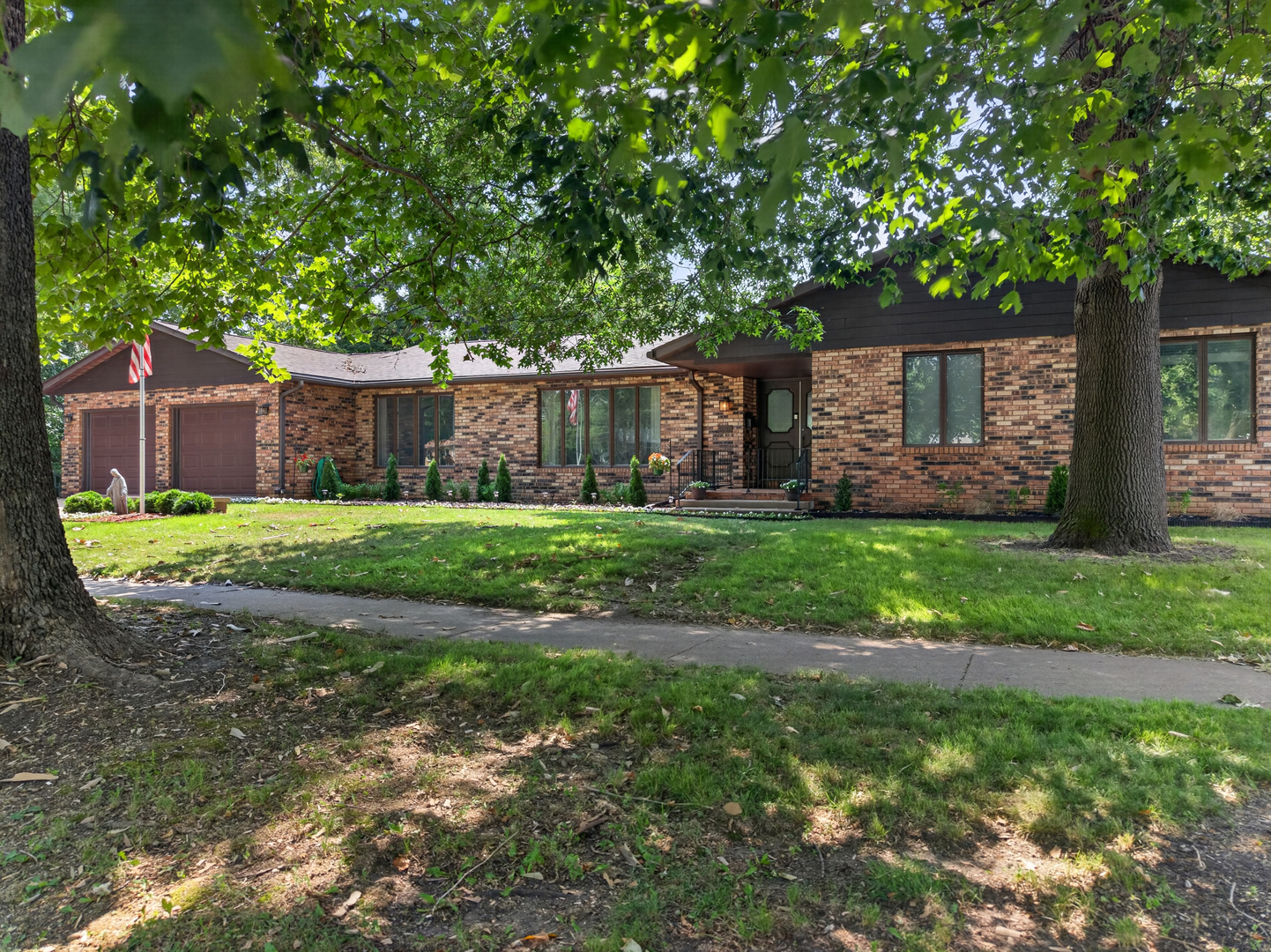 1st image of 1337 Ottawa Ave, Ottawa, IL 61350 | MLS# 12711742