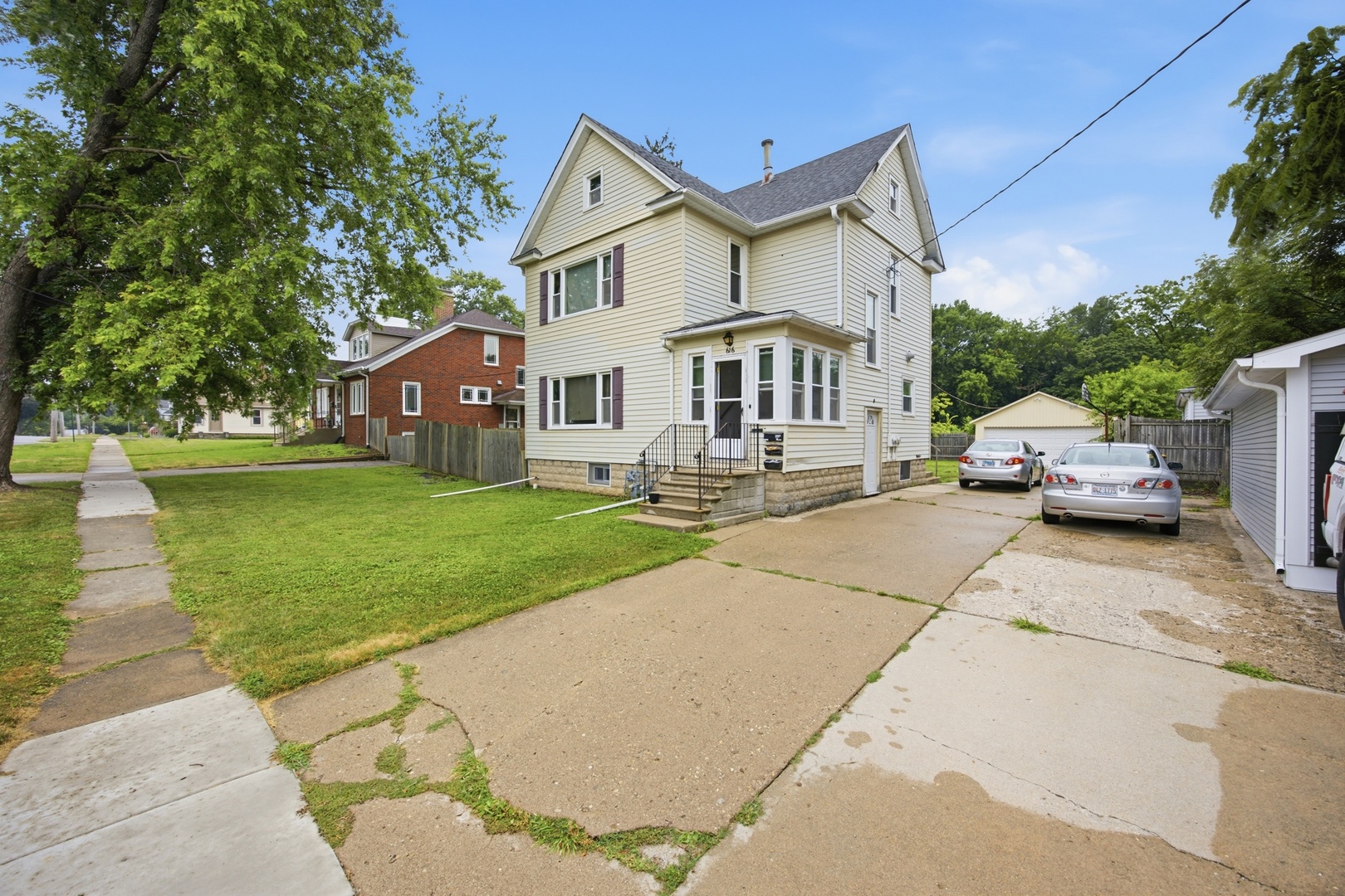 2nd image of 616 S Jefferson St, Woodstock, IL 60098 | MLS# 12711814