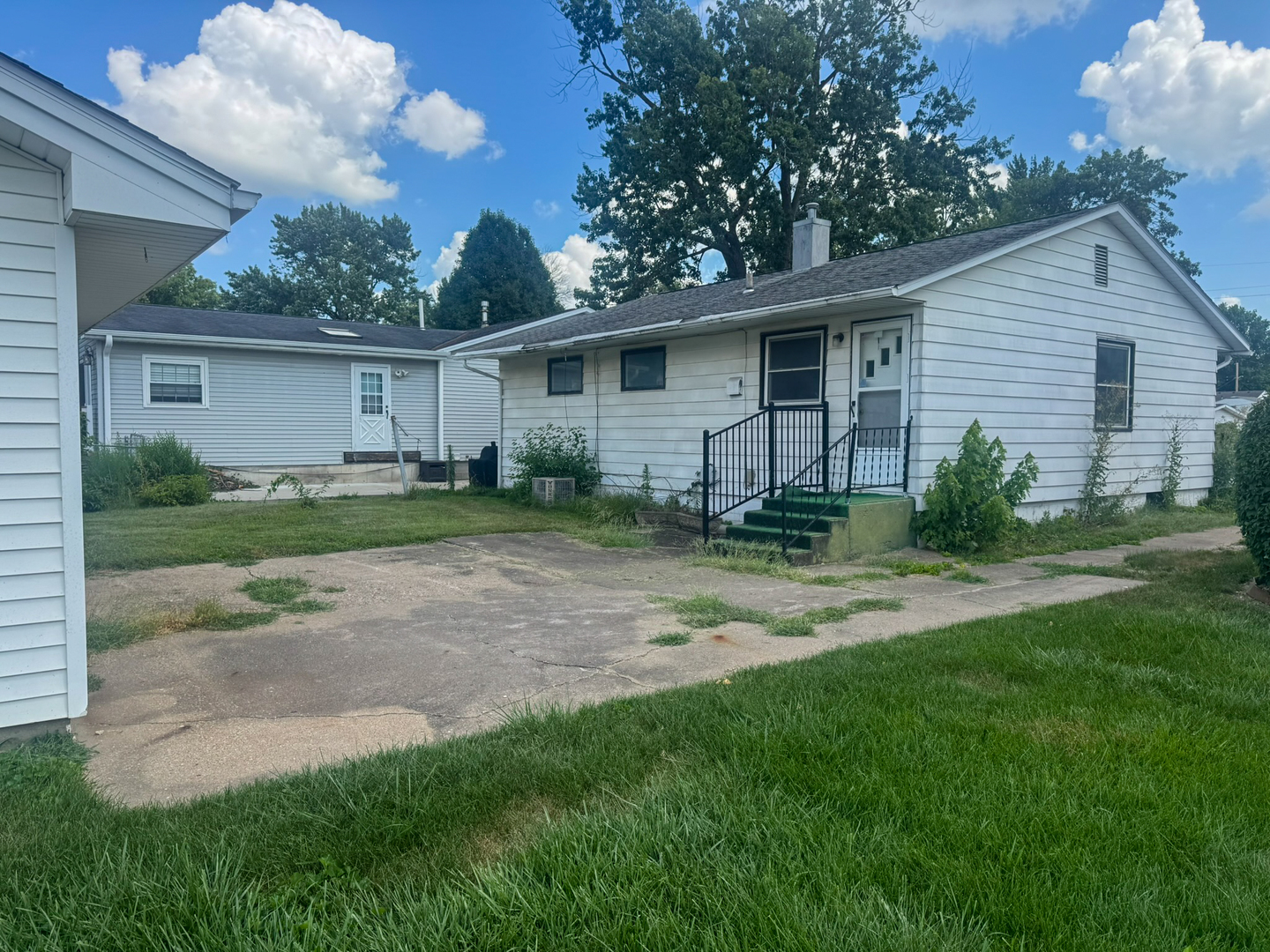 3rd image of 2015 Maple St, Quincy, IL 62301 | MLS# 12711841