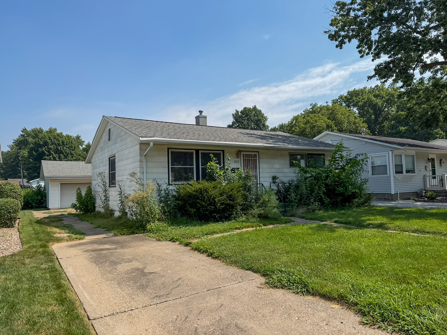 1st image of 2015 Maple St, Quincy, IL 62301 | MLS# 12711841