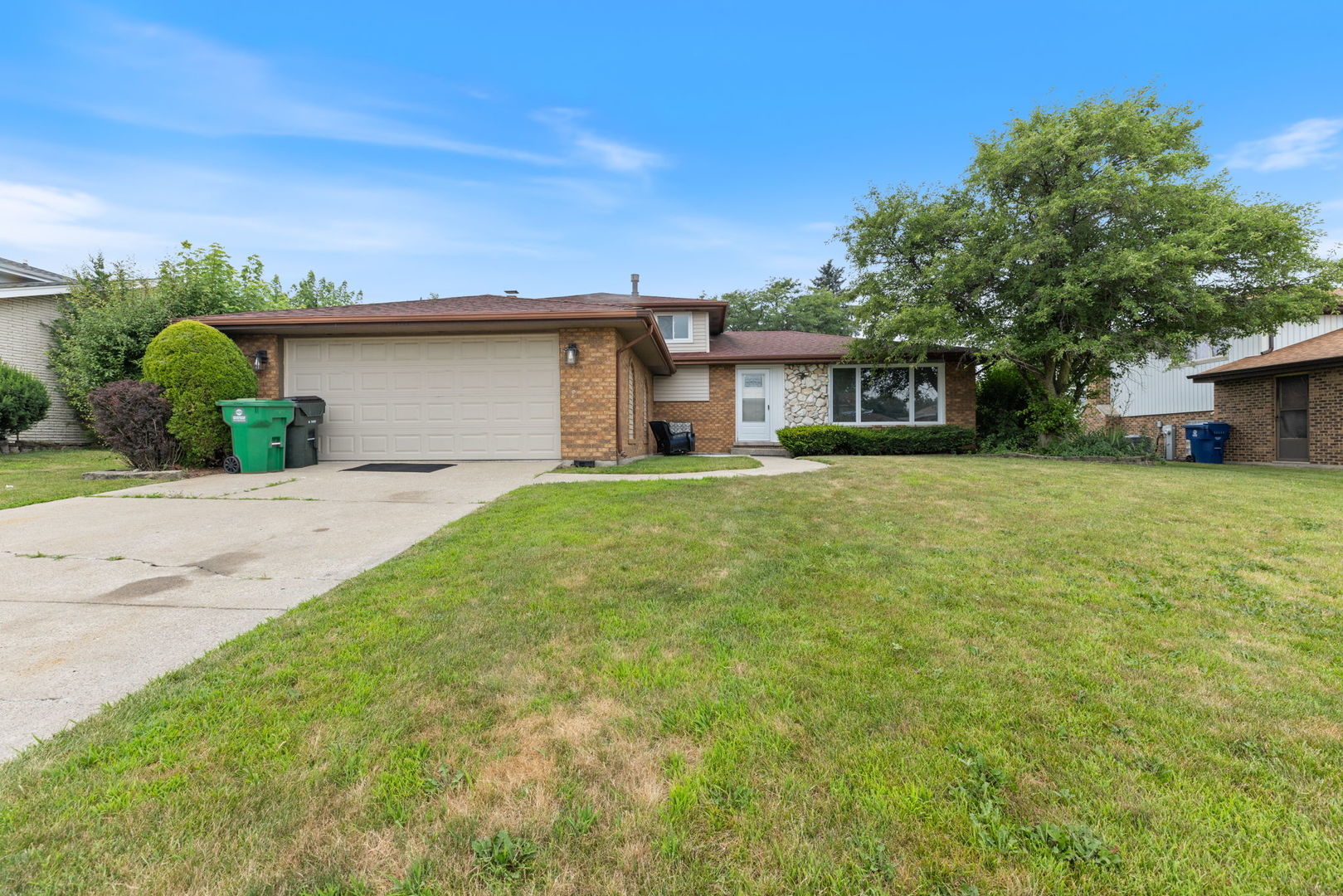 Homes for sale in Orland Park, IL | 14122 Chestnut Ln, Orland Park, IL 60467 | MLS# 12711871