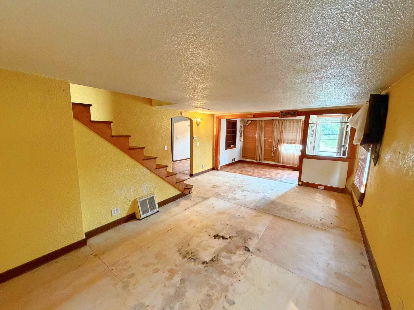 Homes for sale in Streator, IL | 105 E 12Th St, Streator, IL 61364 | MLS# 12711913