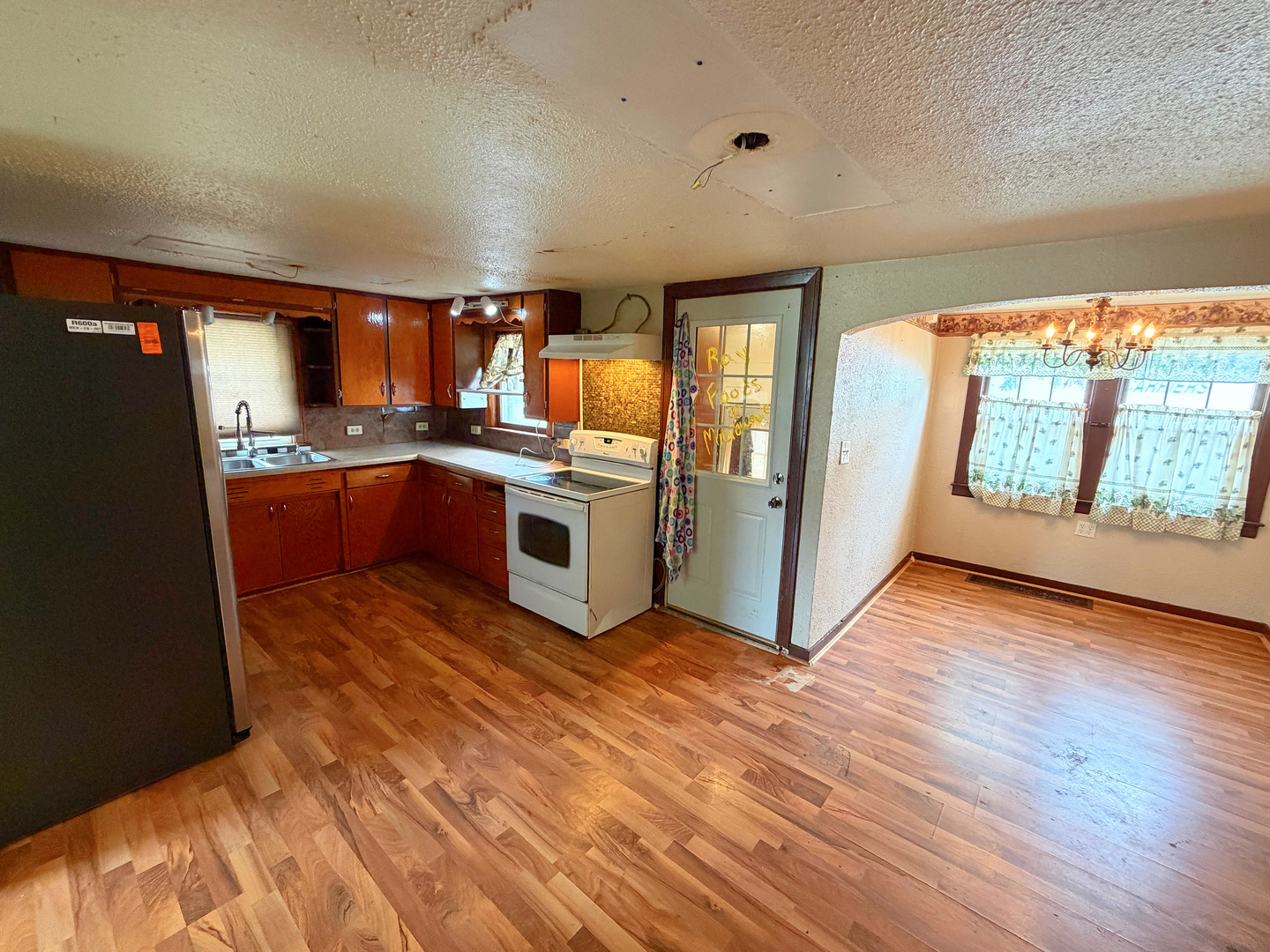 Homes for sale in Streator, IL | 105 E 12Th St, Streator, IL 61364 | MLS# 12711913