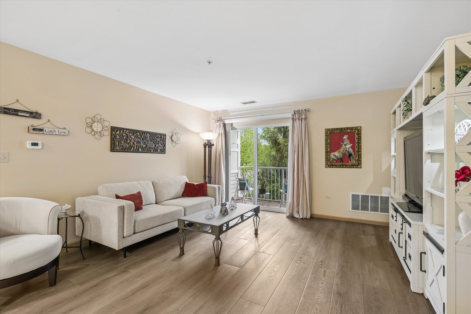 4th image of 605 Barrington Ave #332, East Dundee, IL 60118 | MLS# 12711918