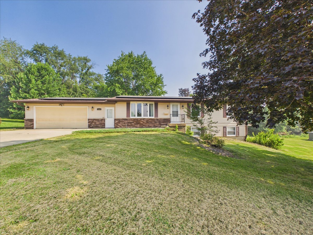 Homes for sale in Freeport, IL | 1114 W Lynwood Ct, Freeport, IL 61032 | MLS# 12711946