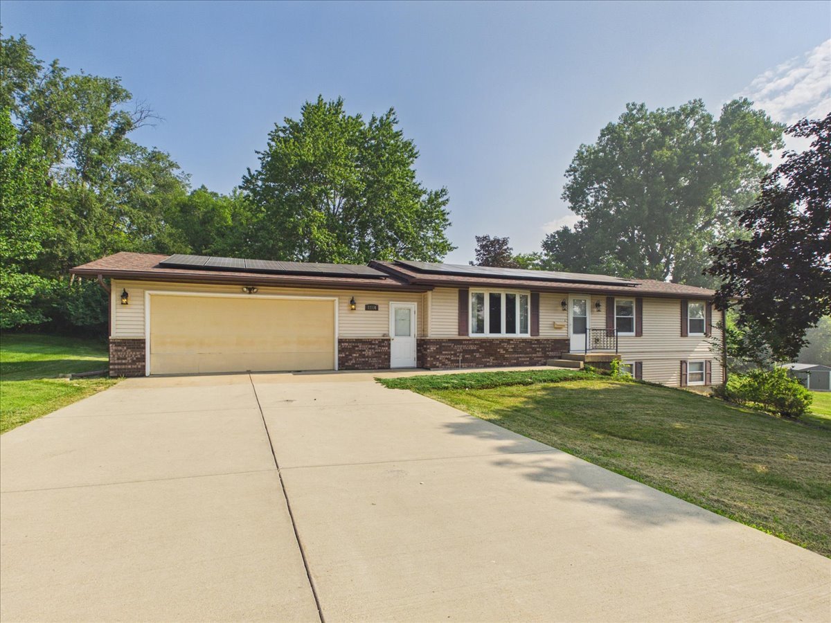 Homes for sale in Freeport, IL | 1114 W Lynwood Ct, Freeport, IL 61032 | MLS# 12711946